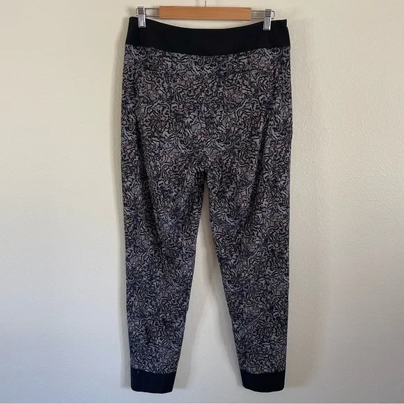 Athleta Trekkie North Jogger Pants Kinetic Abstract Print Size 12 - Picture 11 of 13